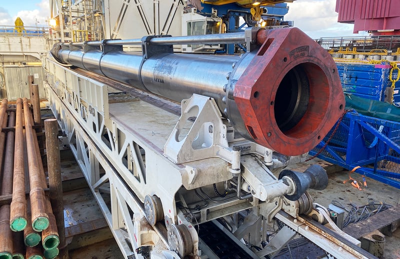 Tailor-made Pipe Shuttle Machine handling titan riser joint during operation on Equinor’s Heidrun TLP rig, part of Future Production’s automated pipe handling system.